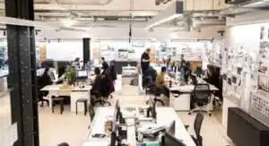 مهنة الهندسة المعمارية ليست سهلة، ولكنها واحدة من أكثر المهن إبداعًا وتأثيرًا في حياة الناس. من خلال التصميم، يمكنك تغيير بيئة المدن وتحسين جودة حياة البشر. إذا كنت تمتلك الشغف والإبداع، فإن العمارة هي المجال الذي يمكنك أن تترك فيه بصمتك الخاصة.