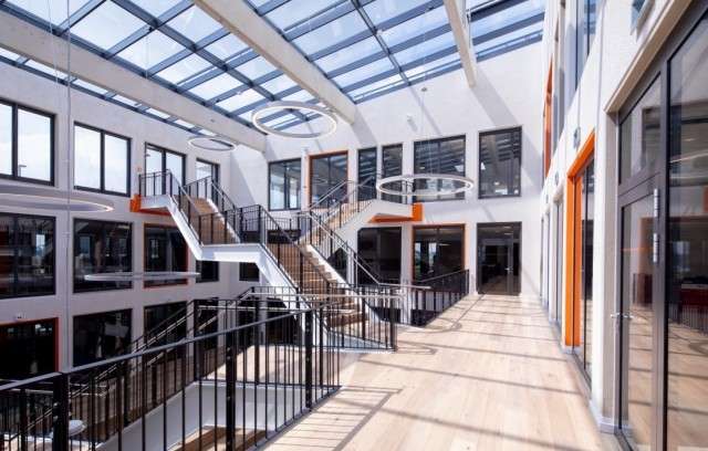 Use of glass for fire protection