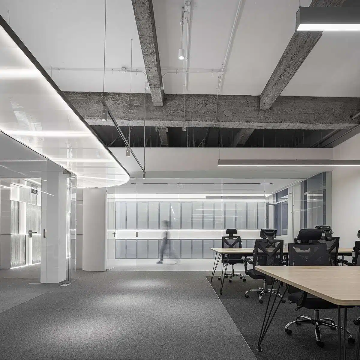 Cyber White Garden Office Packaging Using White Elements