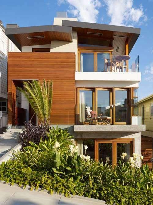 Designed by Rockefeller Partners Architects, the 33rd Street Residence is a modern beach house…