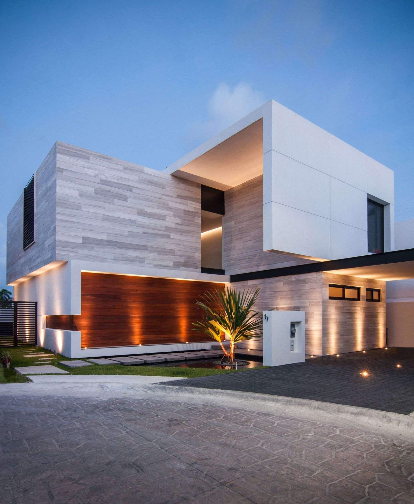 Construido por TAFF Arquitectos en Cancún, Mexico con fecha 2014. Imagenes por Wacho Espinosa.…
