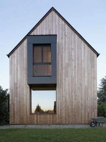 Dans les Yvelines, un couple de propriétaires a fait construire une maison passive inspirée…