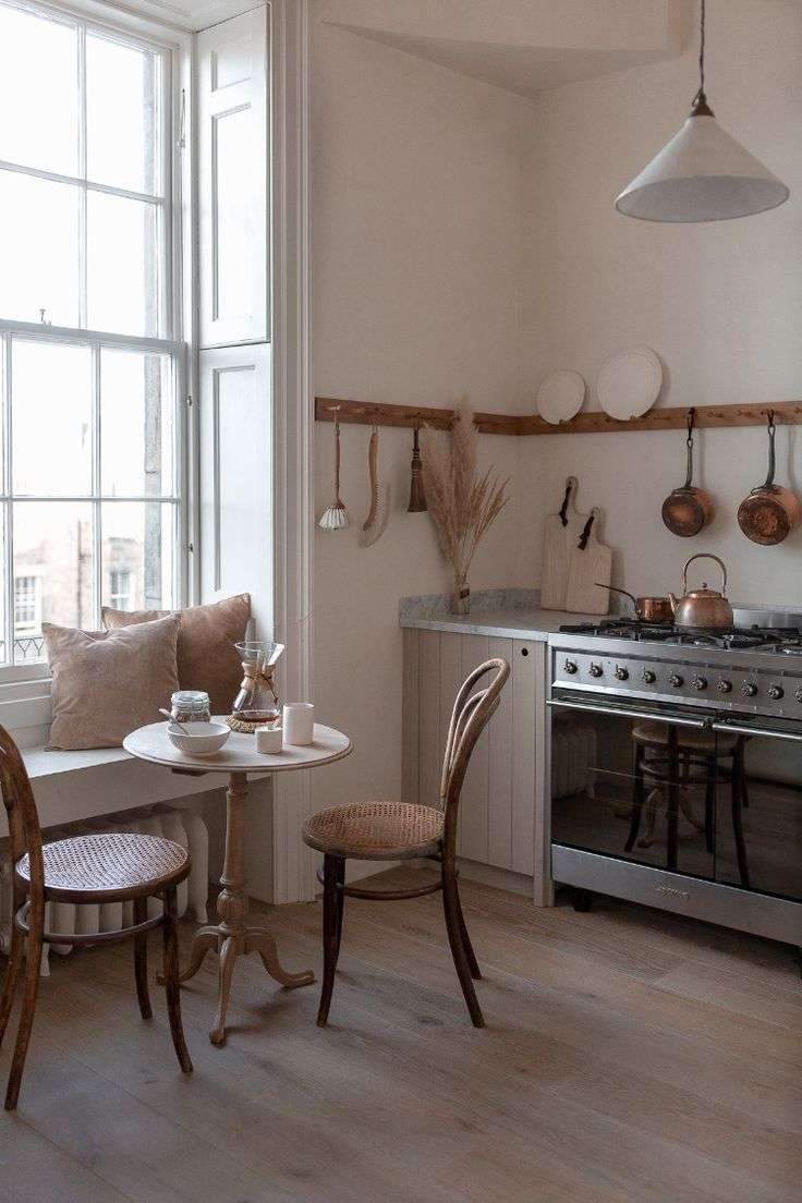 A little haven of kitchen serenity in Edinburgh. This stylish apartment is the ultimate…