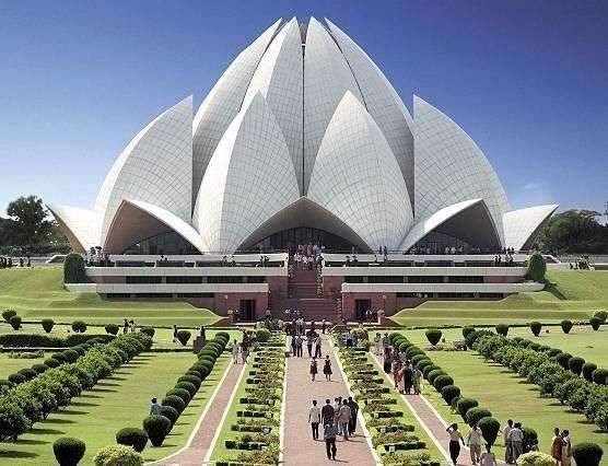 Lotus Temple in #newdelhi #india by Fariborz Sahba The Baha’i Temple or the Lotus…