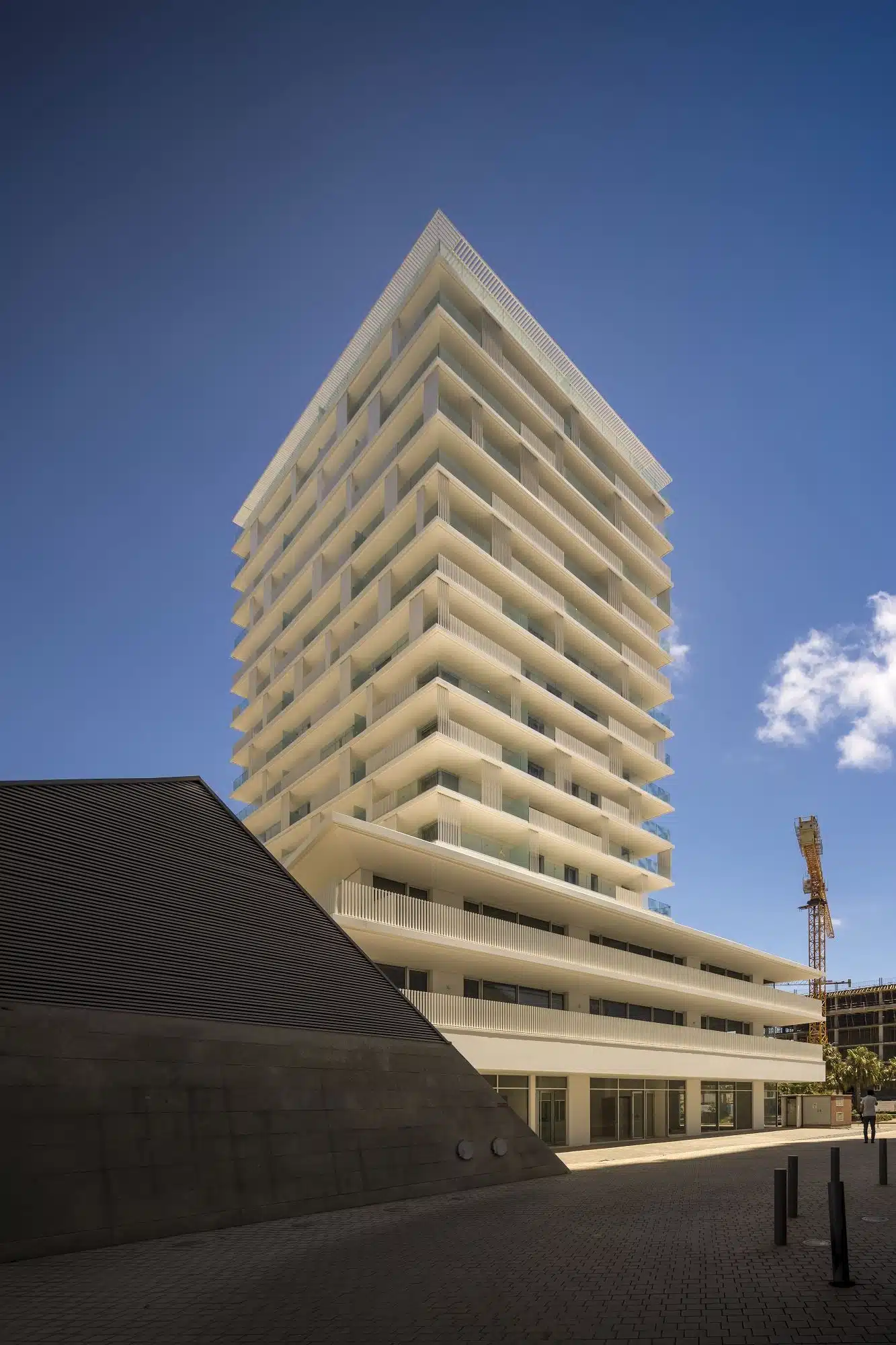 BO 52 Apartment Building / Yachar Bouhaya Architecte + Saad El Kabbaj + Driss Kettani + Mohamed Amine Siana