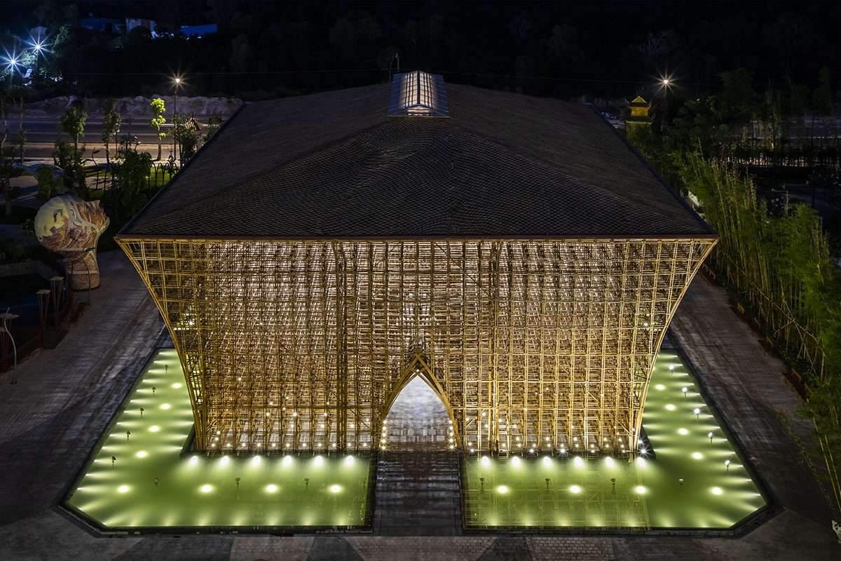 42000 bamboo reeds used to build a welcome center in Vietnam