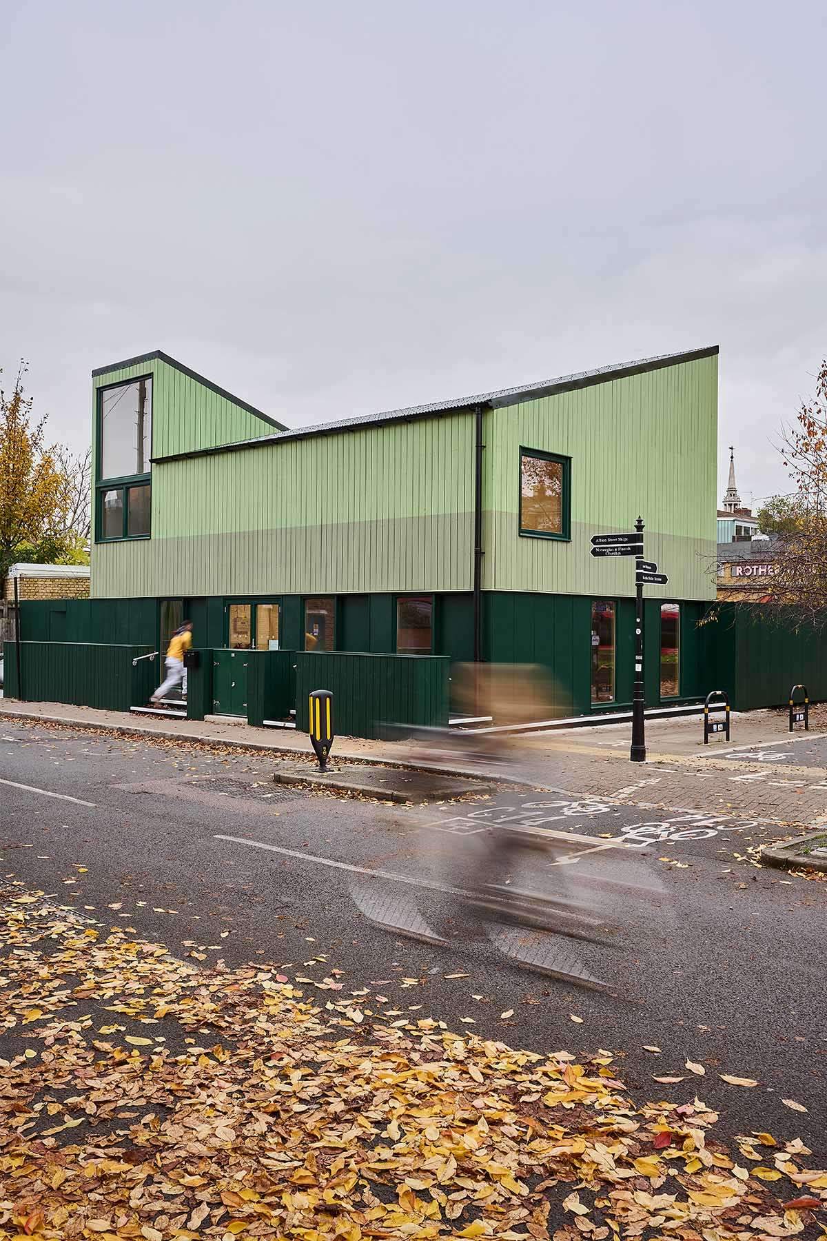 Design of a wood-framed and demountable office building in London