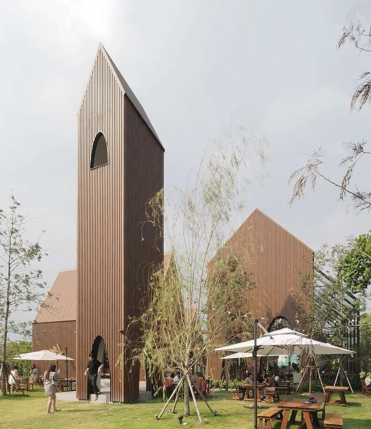 Barn-like restaurant design in Thailand