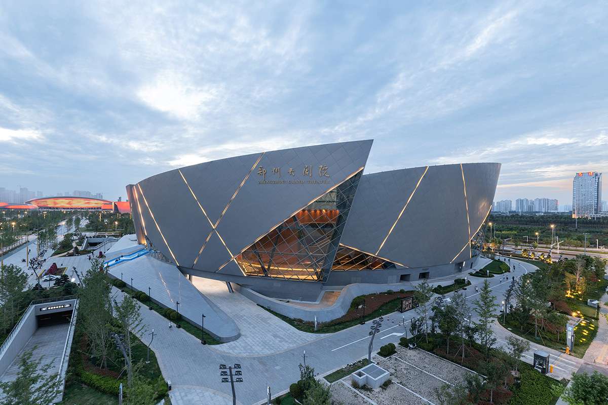 إستكمال مسرح Zhengzhou فى الصين