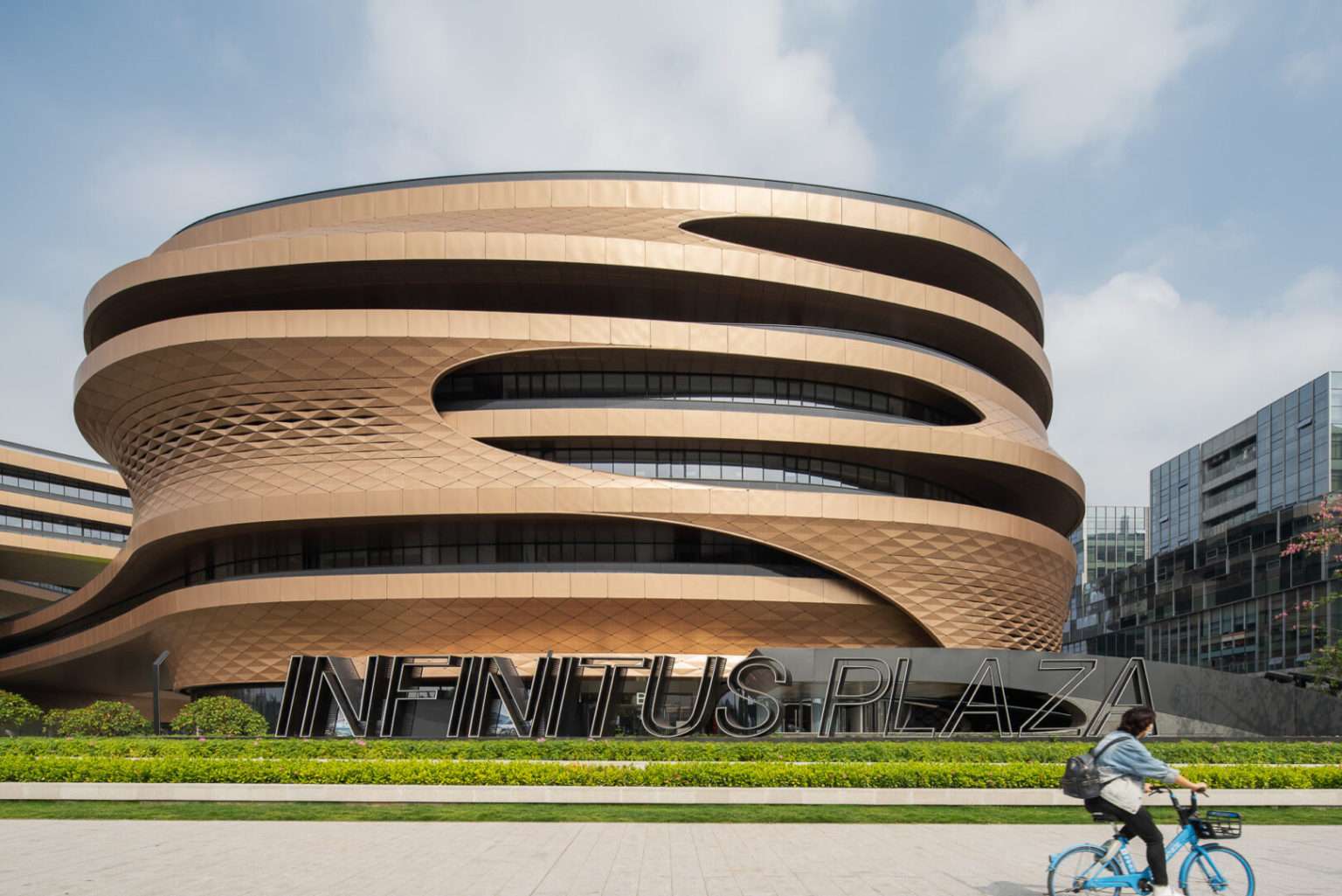 إكتمال تصميم Infinitus Plaza فى الصين من قبل Zaha Hadid Architects