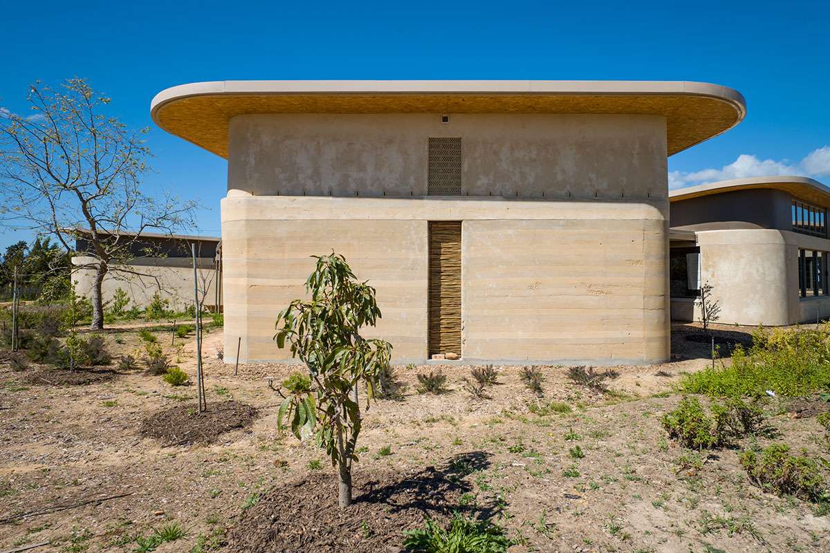 Building a green school with round walls in South Africa