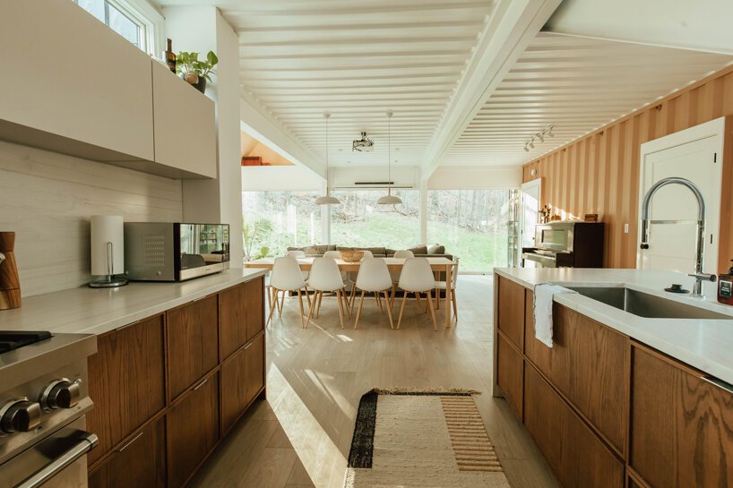 يعد hygge box hop ملاذًا بعيدًا عن بُعد airbnb مصنوع من سبع حاويات شحن