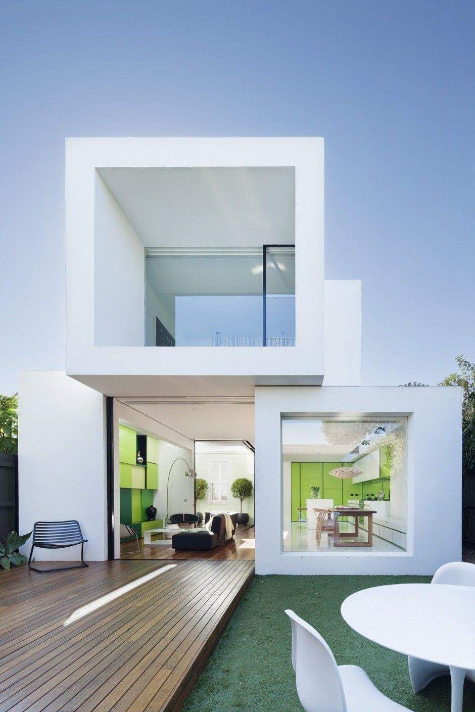 Shakin Stevens House is a minimalist house located in Melbourne, Australia, designed by Matt…
