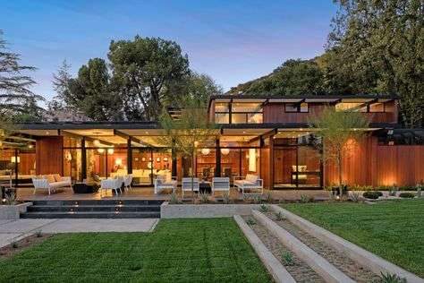 Set in the foothills of La Canada Flintridge, California, this 5,000-square-foot home composed of…