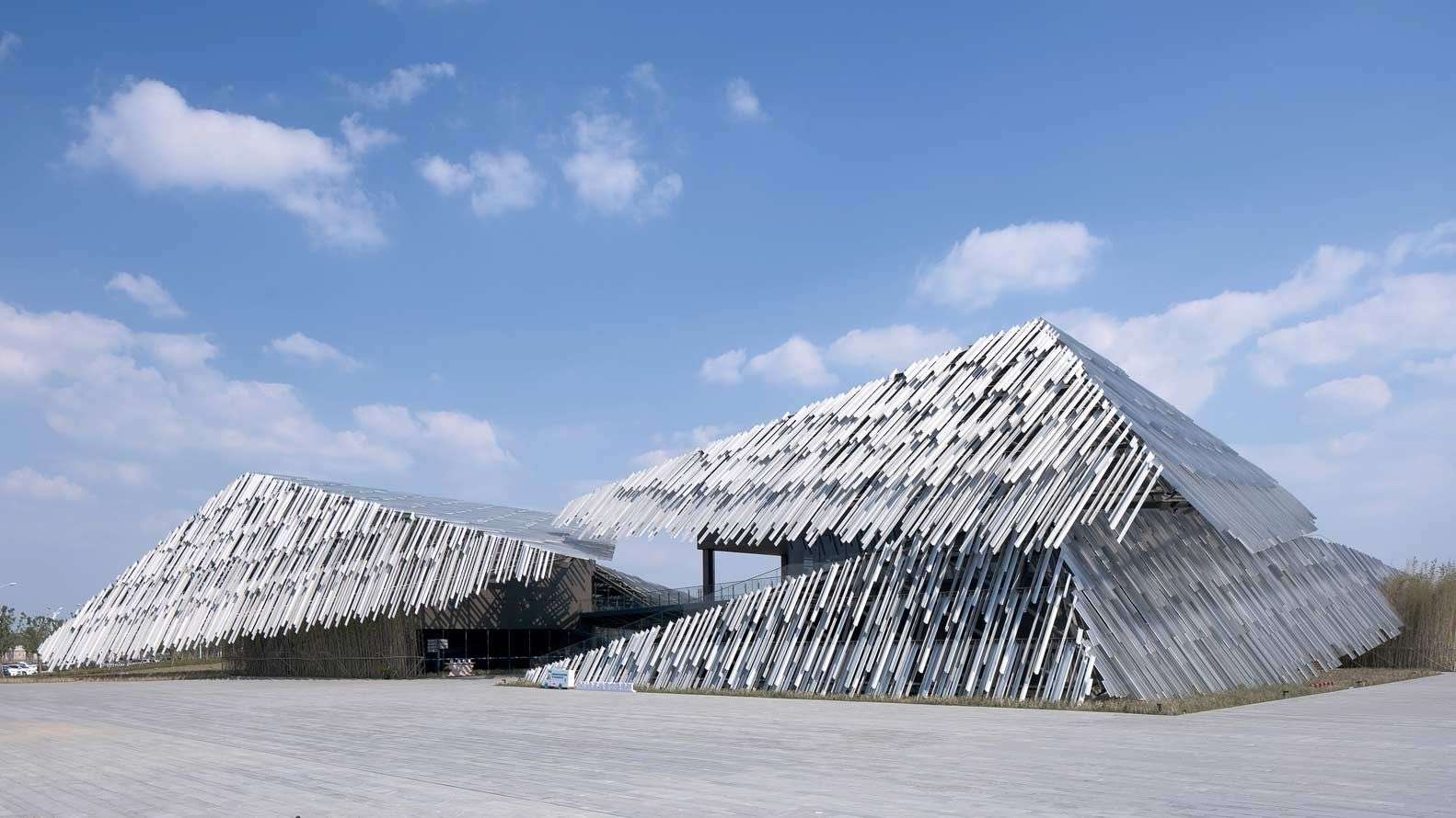 Xiangcheng Yangcheng Lake Tourist Transportation Center