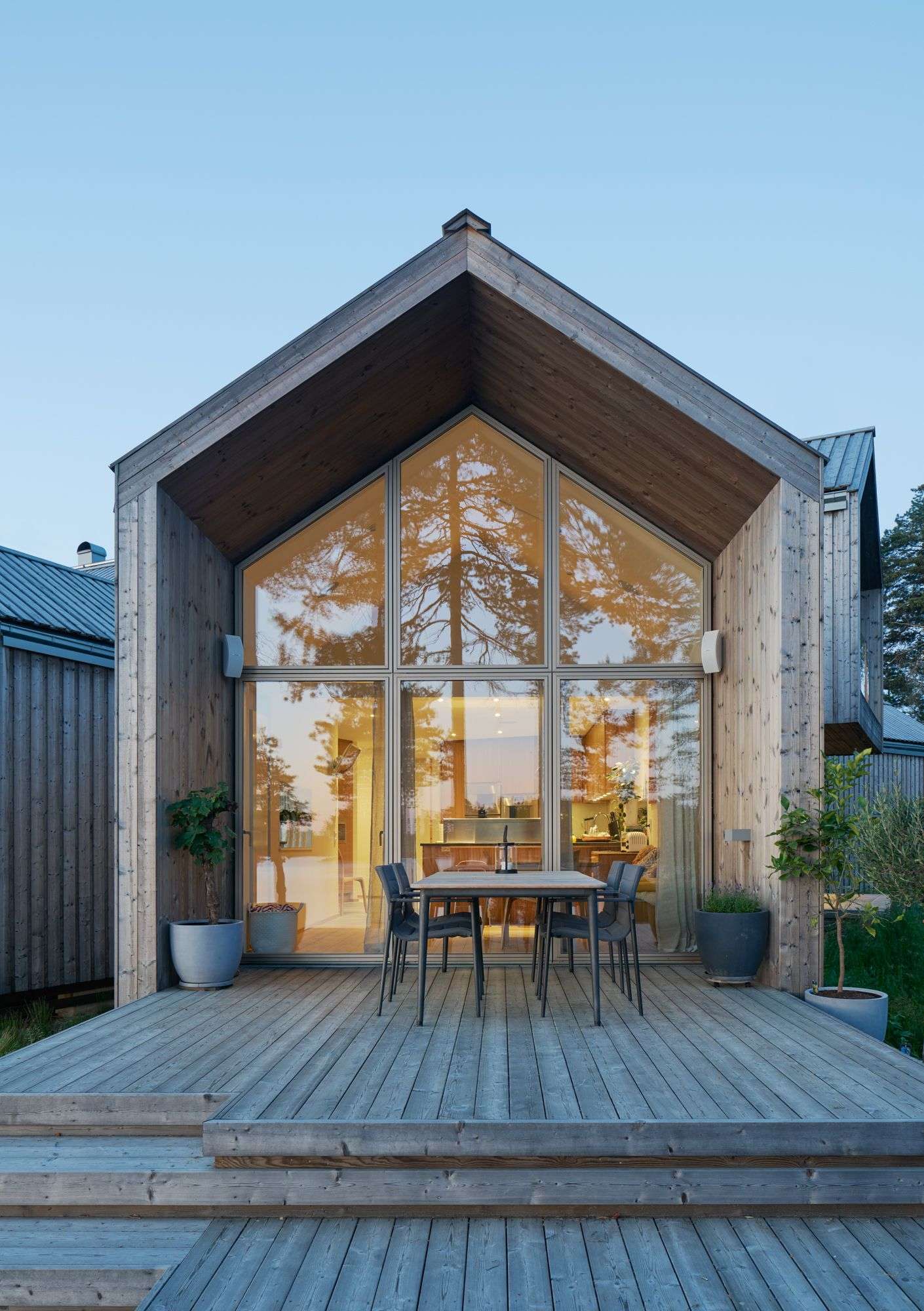 A Swedish Family’s Dreamy Villa Fans Out For Lakeside Views – Wood was a…