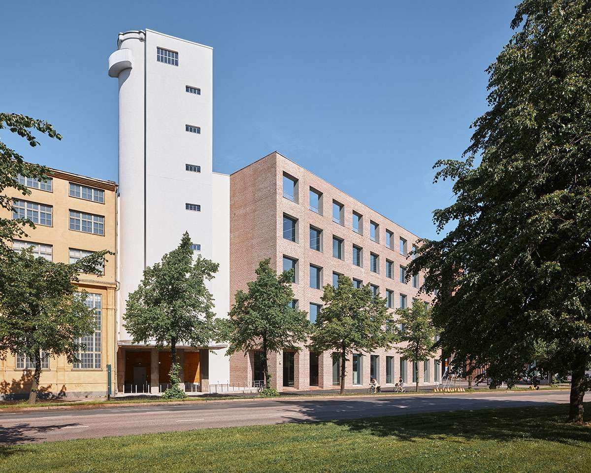 Converting the former buildings into a new building for the University of Arts