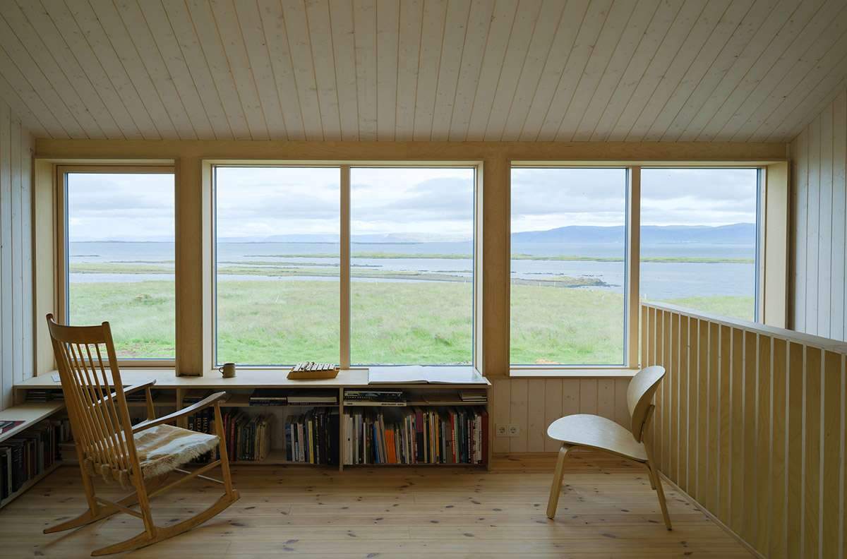 Converting an abandoned barn into a studio in rural Iceland