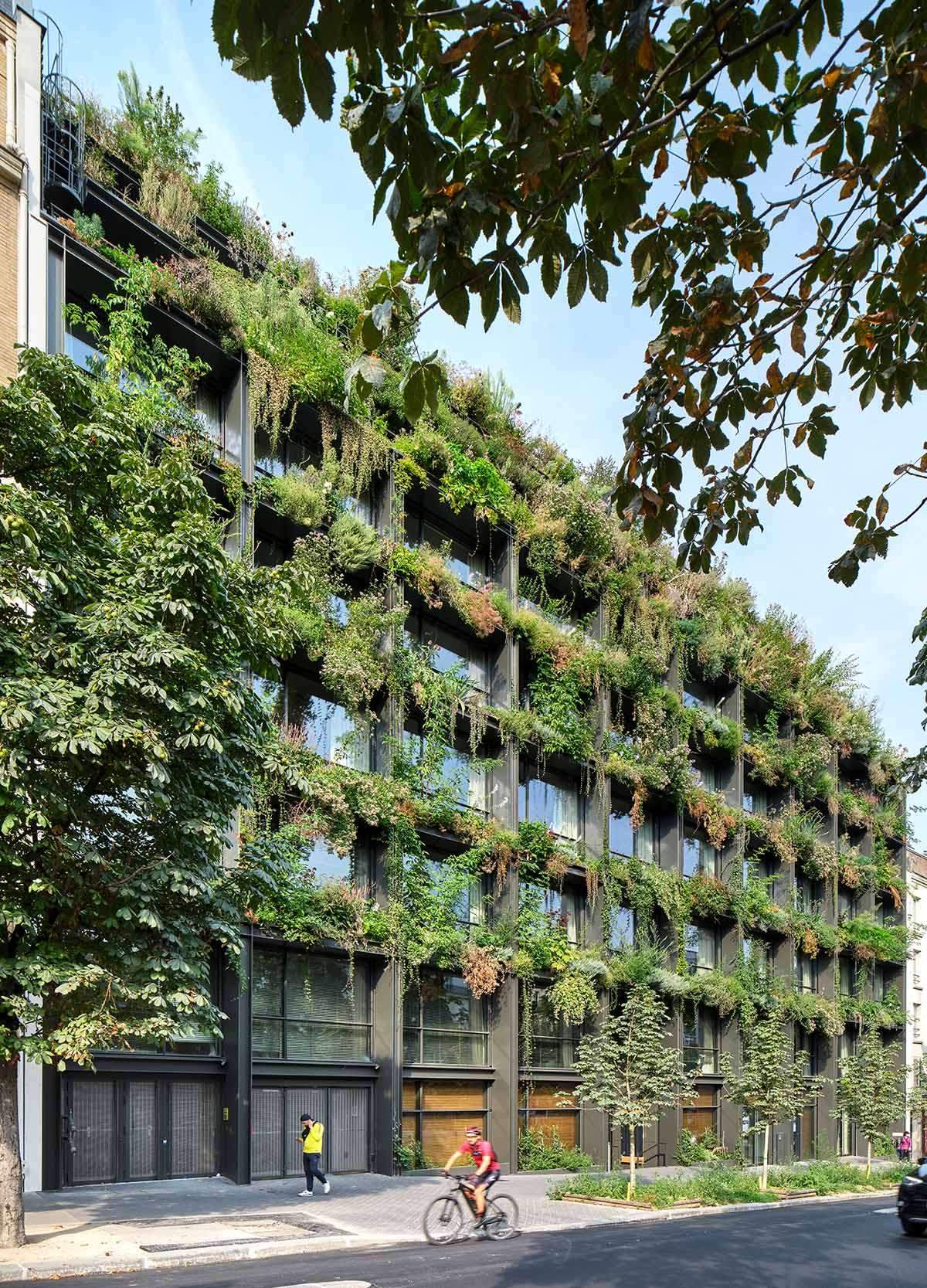Design of a hotel covered with plants in Paris