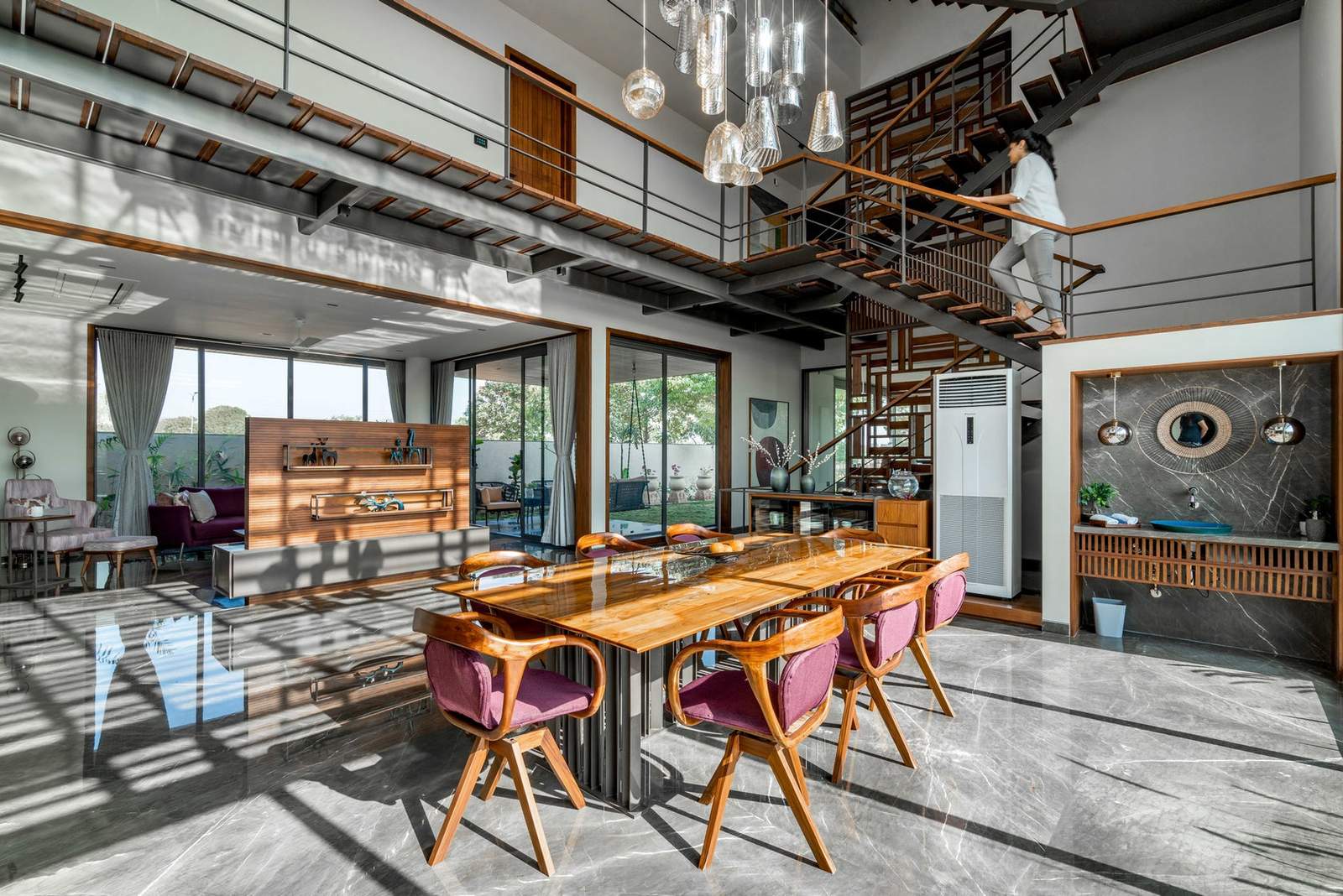 © Inclined Studio