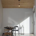 House Cíclope / Idem - التصوير الداخلي ، غرفة الطعام ، الطاولة ، الشعاع ، الكرسي