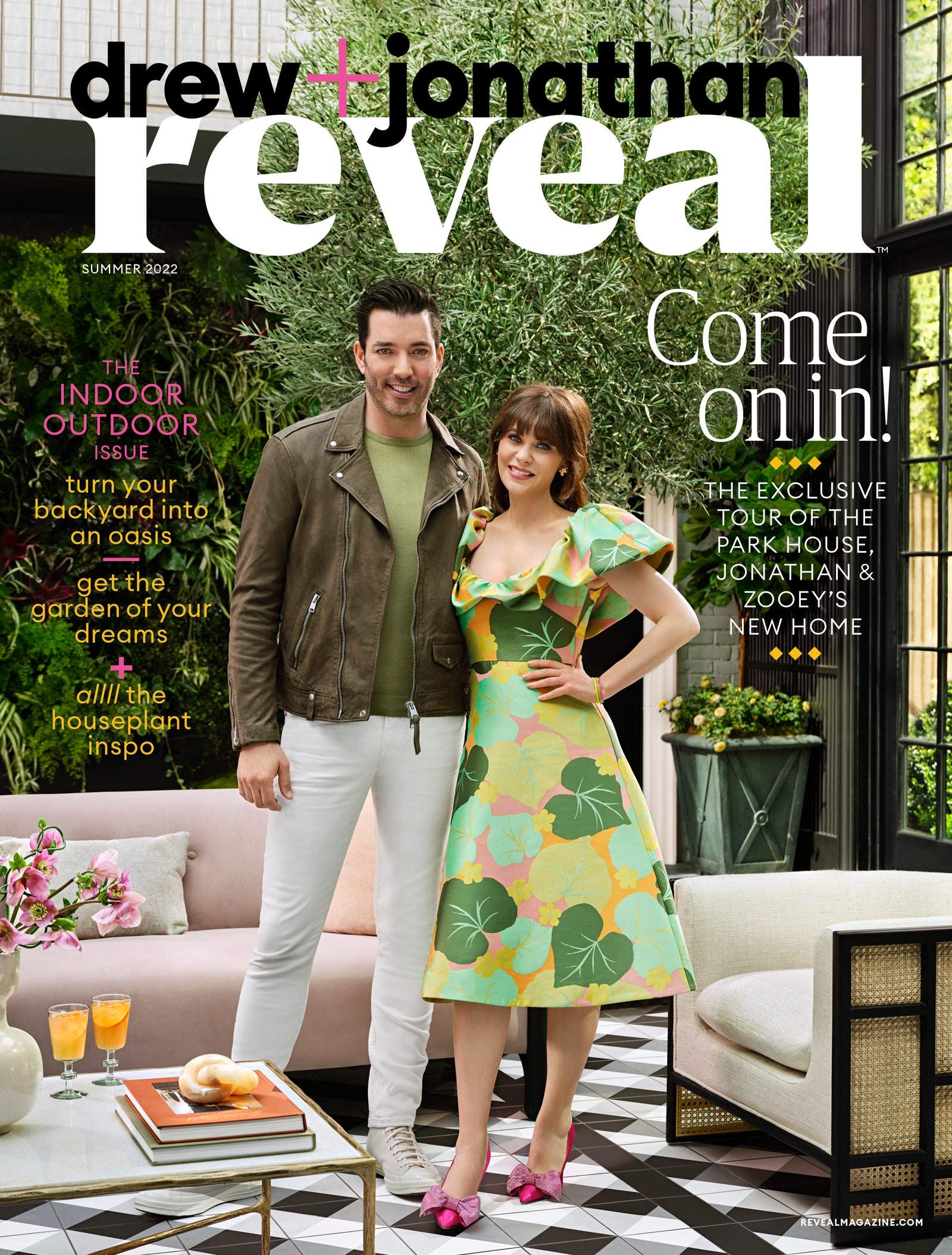 The Summer issue showcasing the home of Zooey Deschanel and Jonathan Scott.