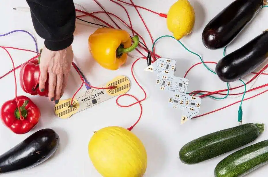 Playtronica