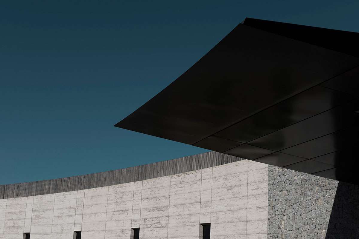 Design of a luxurious sweeping arch resort in Australia