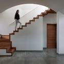 Vault House / Manthan Design Studio - التصوير الداخلي ، السلالم ، الدرابزين