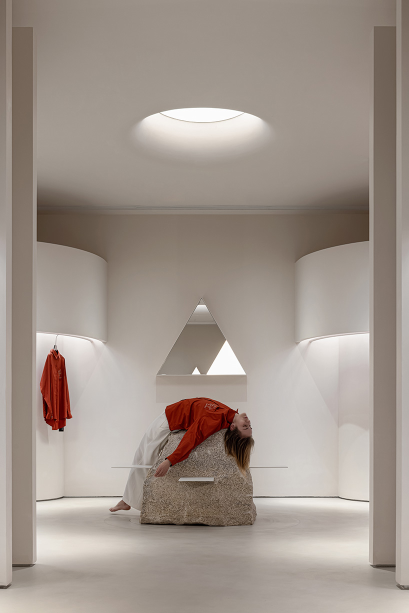 superimposed geometric forms compose MMC designs' boutique store in hangzhou
