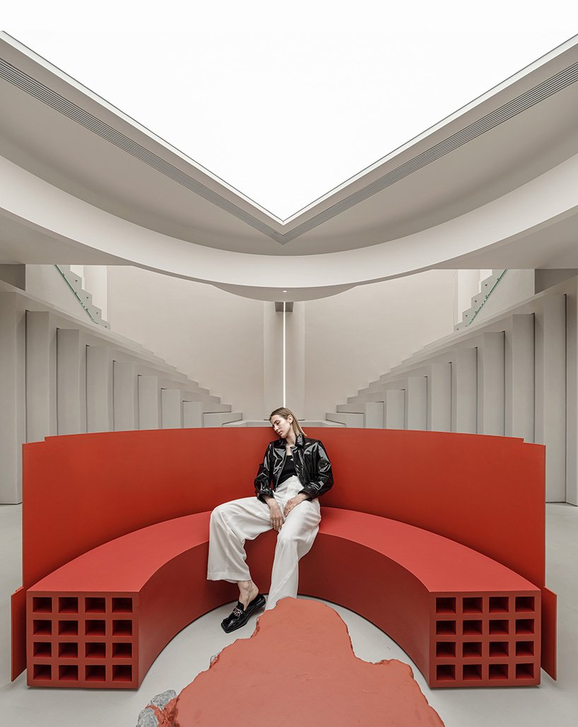 superimposed geometric forms compose MMC designs' boutique store in hangzhou