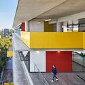 مؤسسة المدرسة الأمريكية في Guadalajara / Flansburgh Architects - التصوير الداخلي ، Windows ، الواجهة ، الدرابزين