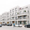 مبنى مدرج على طول Alster / blrm Architekt * innen - Windows ، الواجهة
