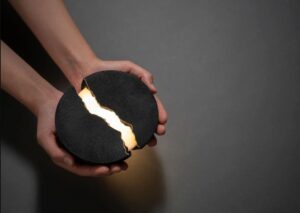 Poetic technology for better living – a speaker unlike any other تقنية شعرية لحياة أفضل - مكبر صوت لا مثيل له