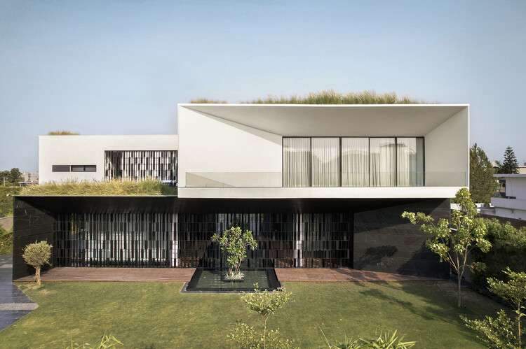 RB 182 House / Minimalist Architecture & Design Studio - التصوير الخارجي ، النوافذ ، الواجهة ، الحديقة