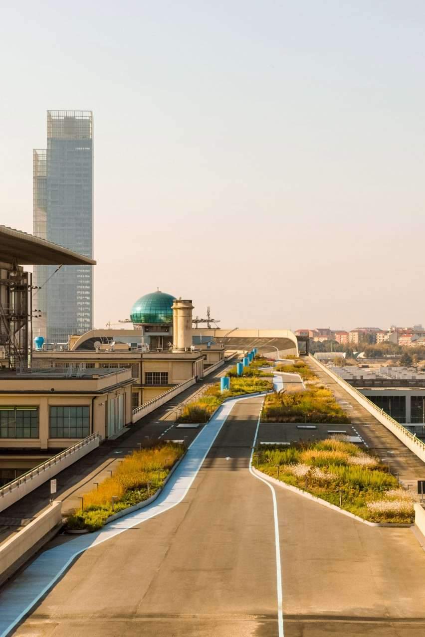 Adding a garden with 40000 plants to the rooftop test track in Lingotto