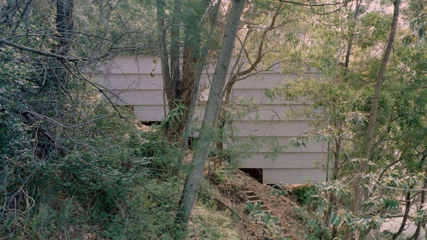 Australian Creek Wooden Hut Design