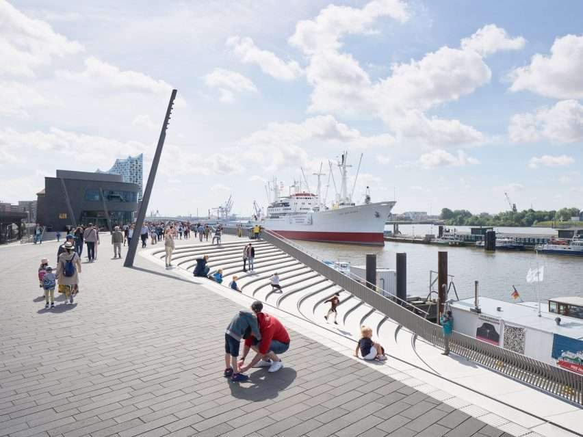 Zaha Hadid designs a sculpted flood barrier in Hamburg