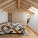 Laxe House / trespes.arquitectos - Interior Photography, Bedroom, Beam, Bed