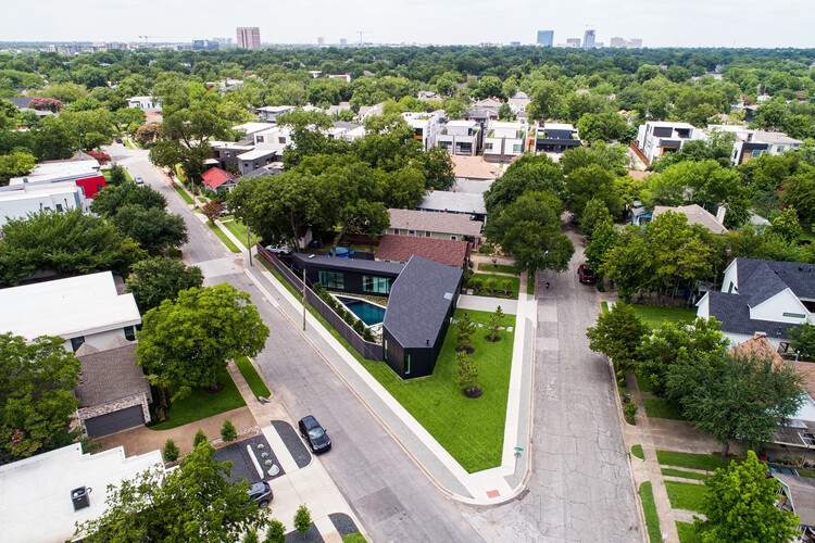 3-Edge Residence / FAR + DANG - Exterior Photography, Windows