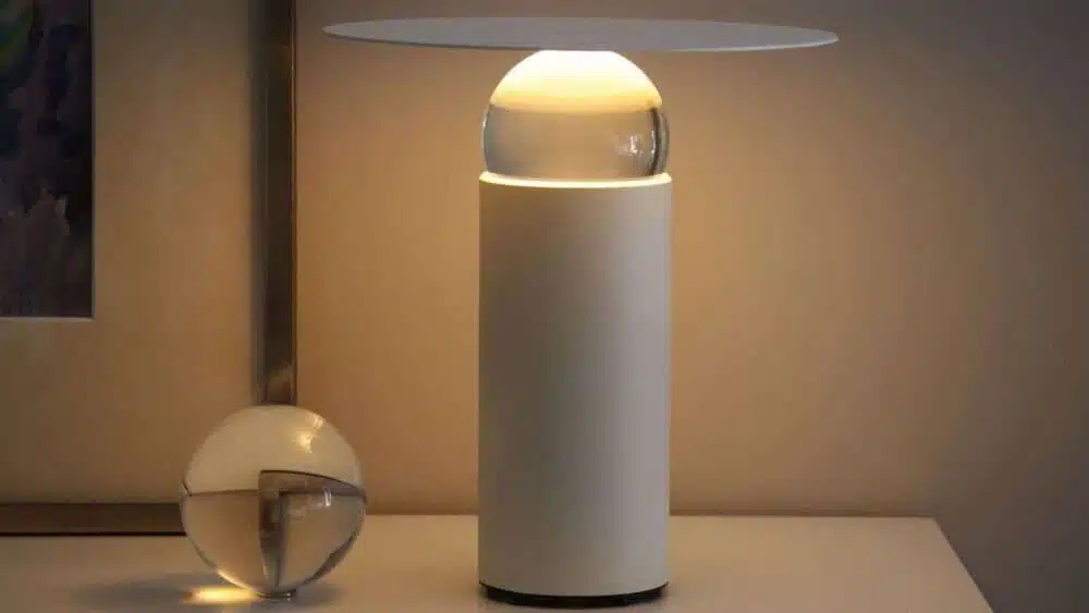 The SFIR lamp is a sculpture you can and مصباح SFIR هو منحوتة should touch