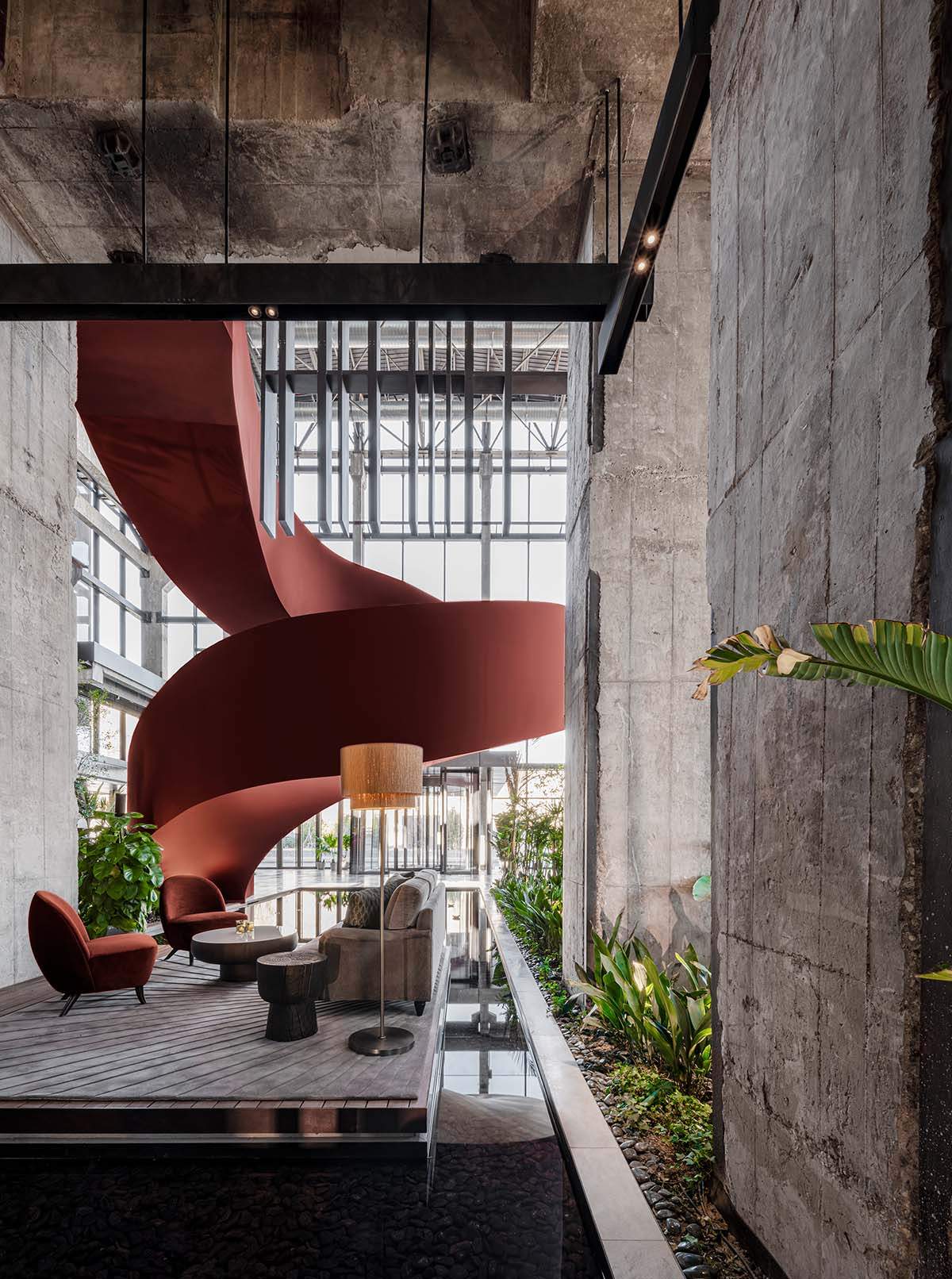 Transforming an abandoned building into a hotel using industrial elements in Beijing