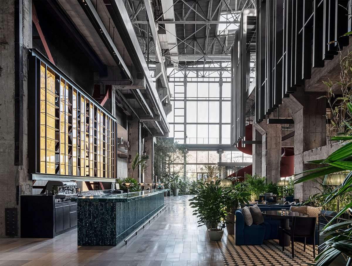Transforming an abandoned building into a hotel using industrial elements in Beijing