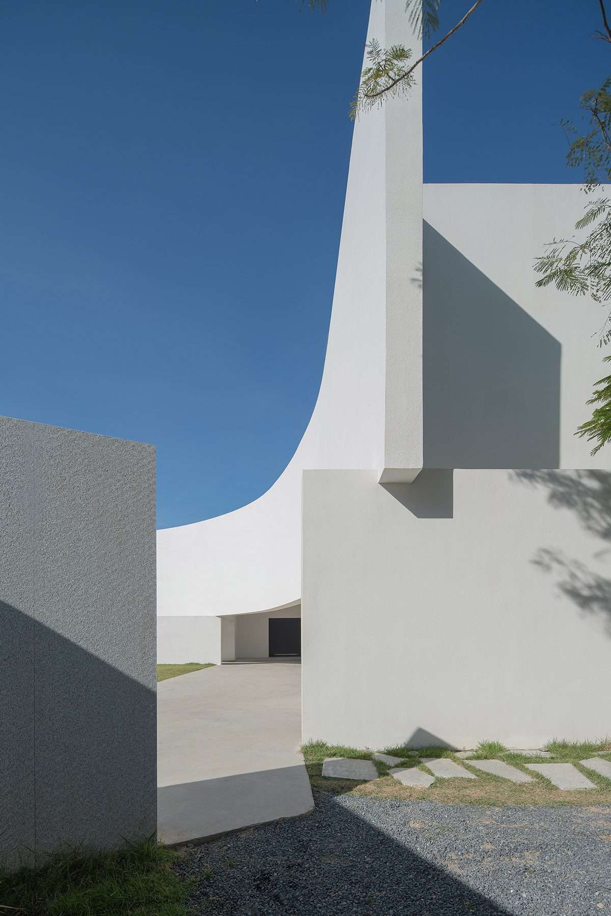 اللعب بالهندسة التجريدية لتصميم Future Artspace H في شانتو