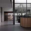 مصنع ومكاتب SAW / Chris Briffa Architects - تصوير داخلي ، زجاج