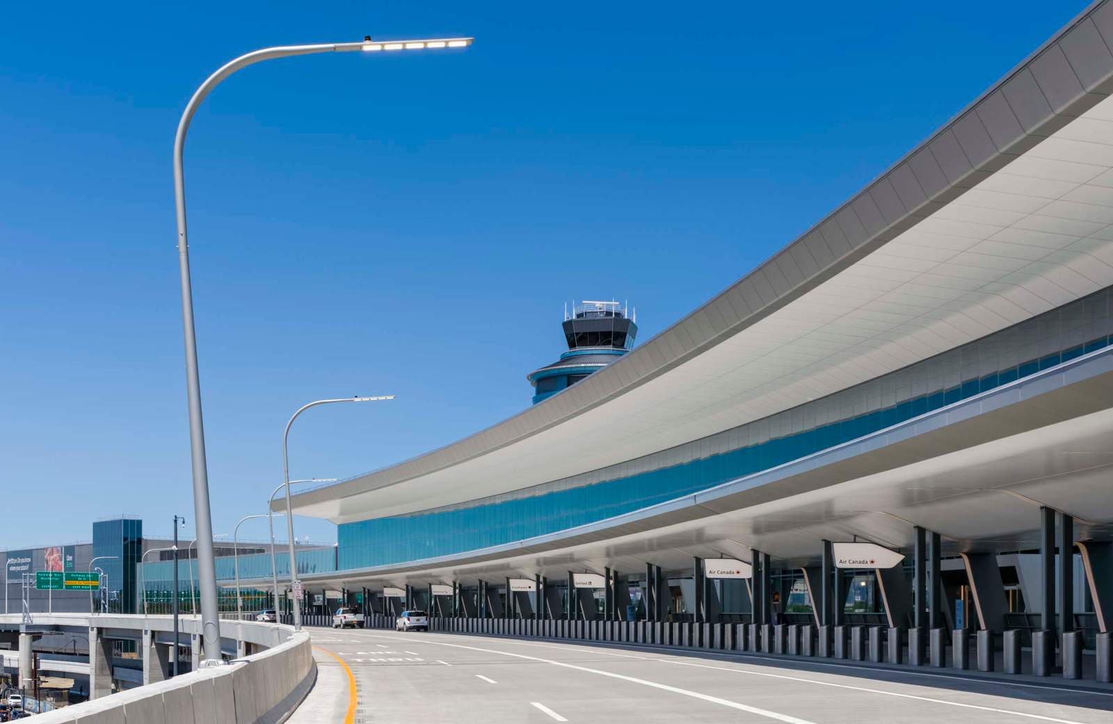 The New LaGuardia Airport Is Another Reminder That Architects Work At   DeparturesCurb 