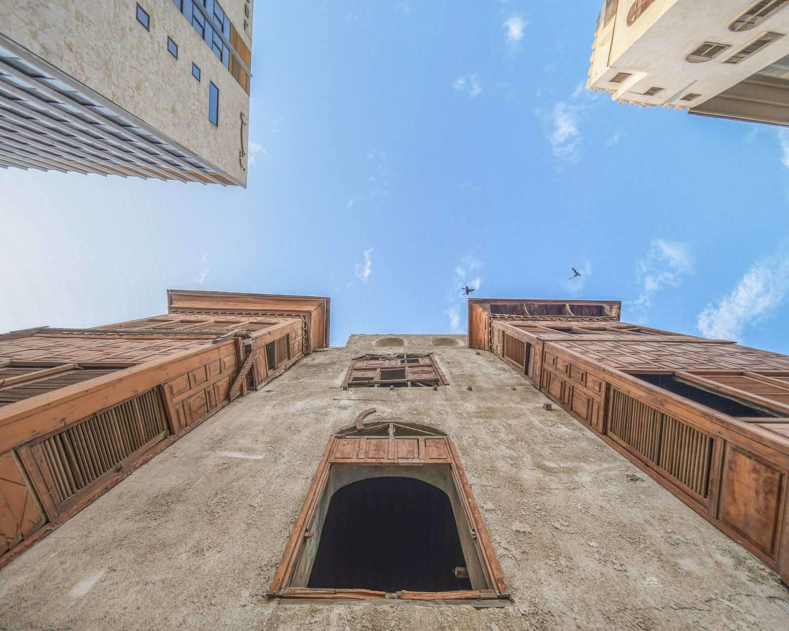 Worms Eyeview application for architectural photography