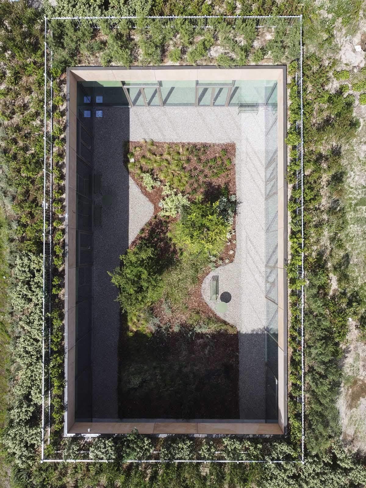 Construction of a Fendi production building with elevated rooftop garden in Florence