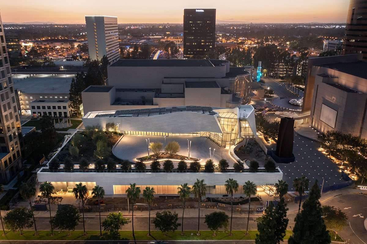 Complete Orange County Museum of Art in California