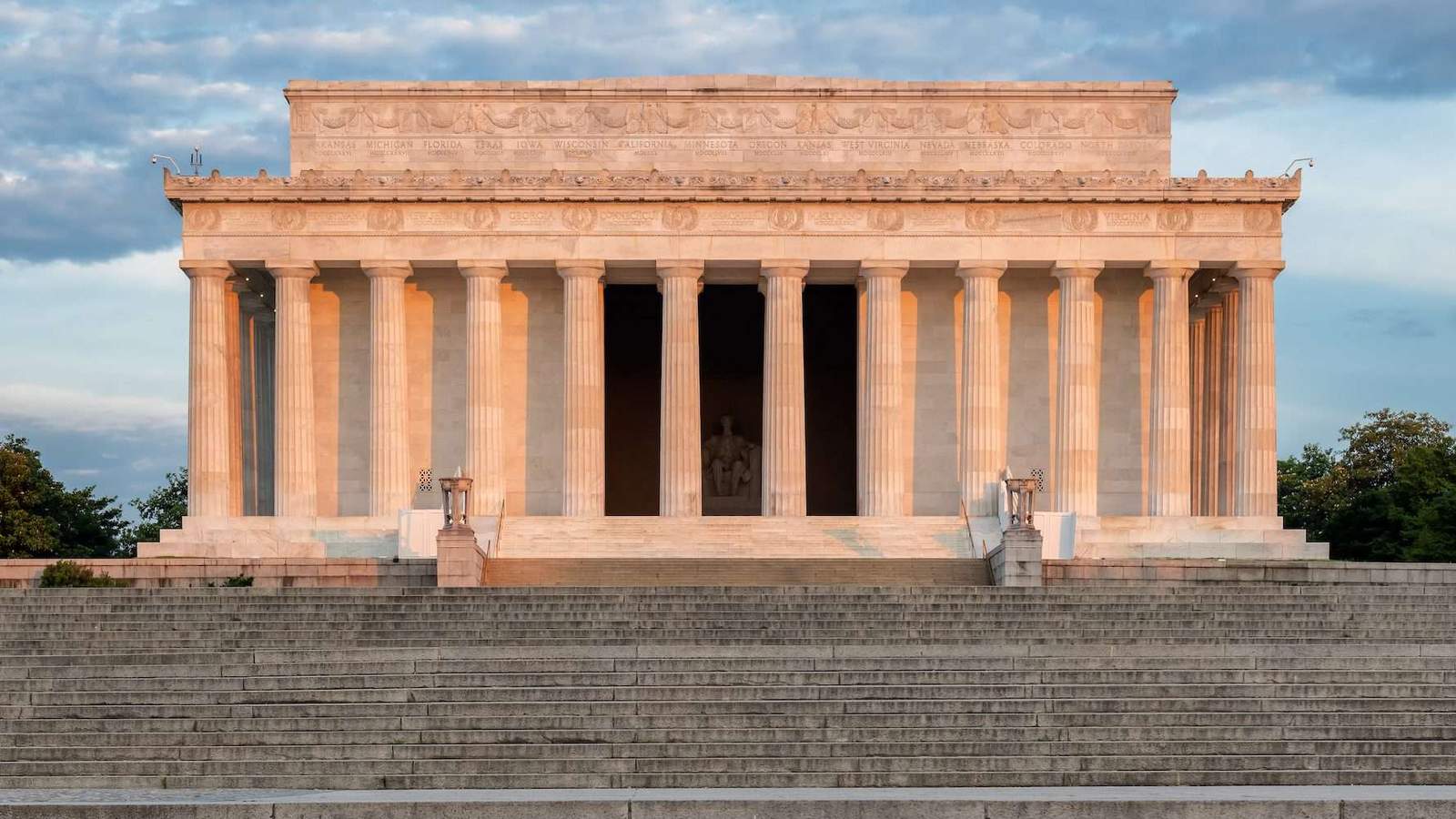 تكشف National Park Service عن خطة لفضاء المعرض أسفل نصب لنكولن التذكاري